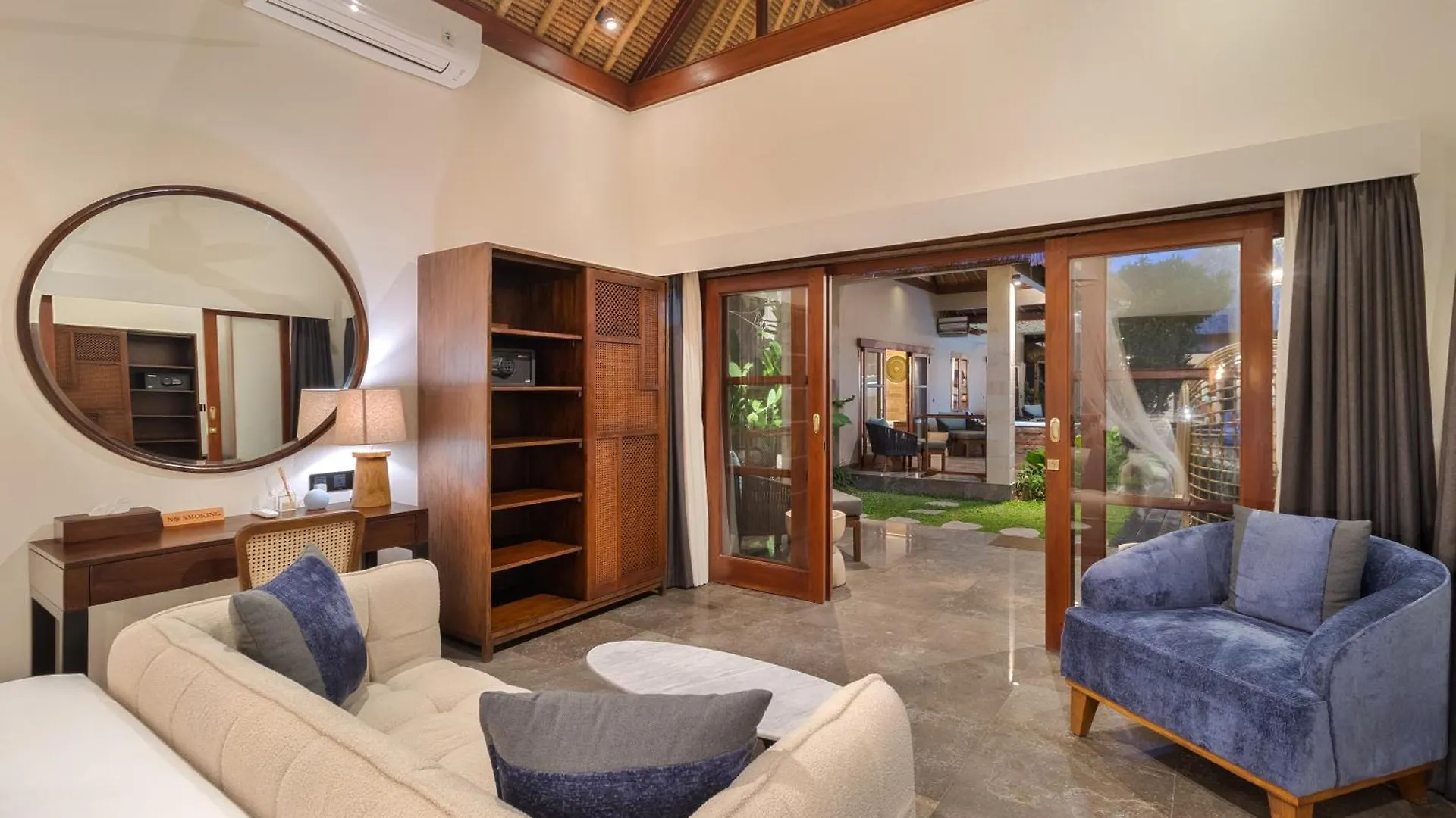 Villa Mahkota Seminyak Indonesia